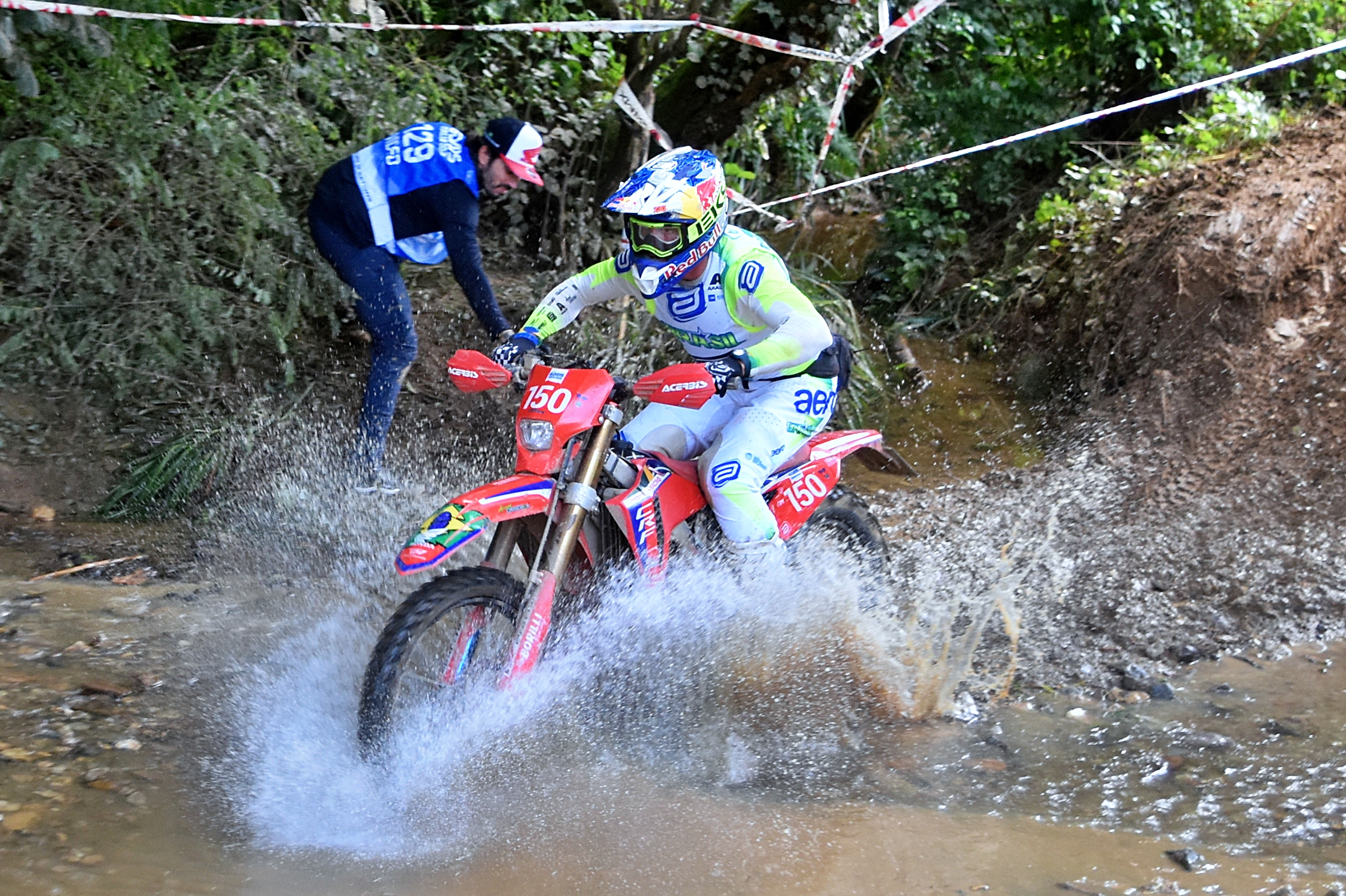 Mais Trilhas Brasileiros aumentam ritmo no segundo dia do International Six Days Enduro 2025