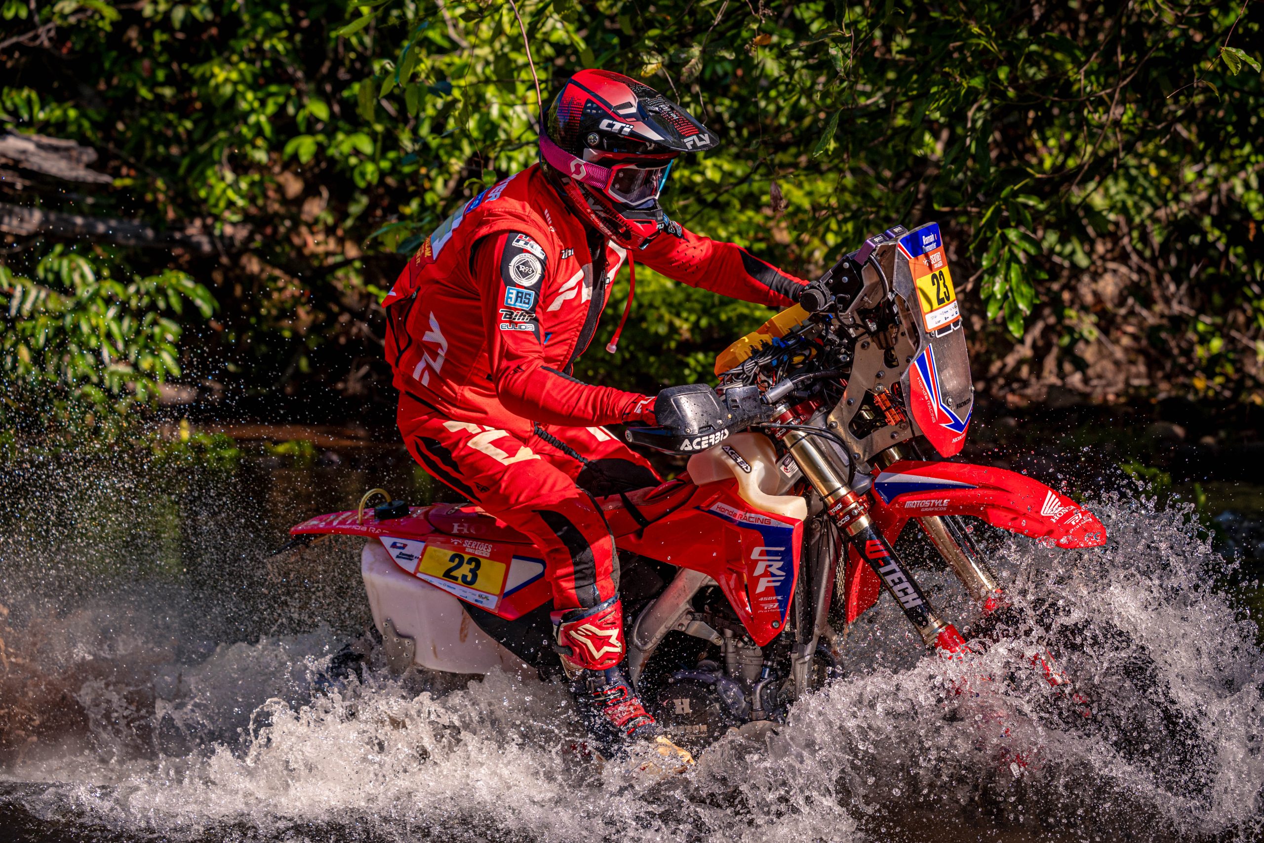 iZap Softworks - Romain Dumontier assume liderança das motos no Sertões Series Tocantins 2025