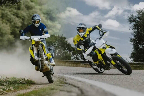 iZap Softworks - Novas Husqvarna 701 Enduro e 701 Supermoto 2026