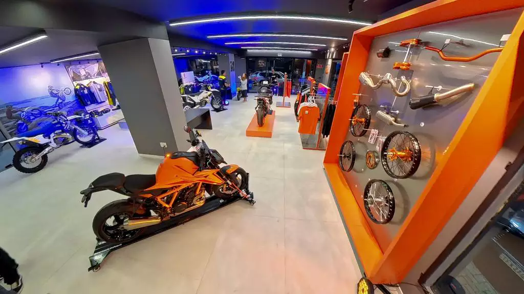 Mais Trilhas Inaugurada primeira loja conjunta KTM/Husqvarna do Brasil