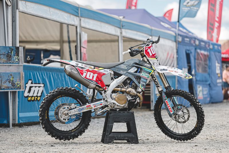Mais Trilhas TM 300FI EN de Zachary Pichon